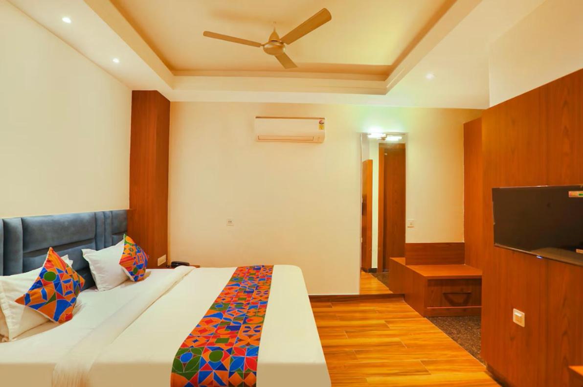 Hotel Swarn Bhoomi Kanpur Exterior photo